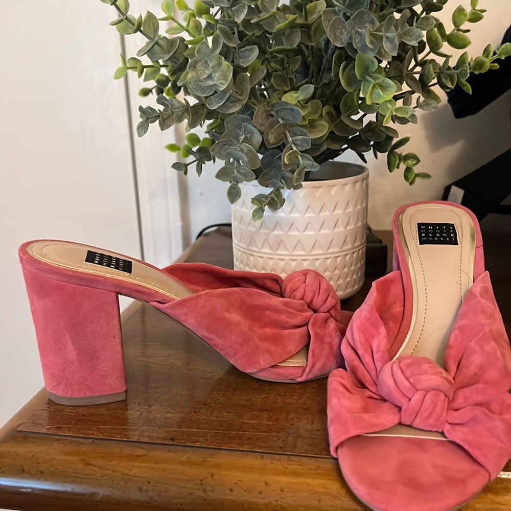 White House black market heels. Size 6